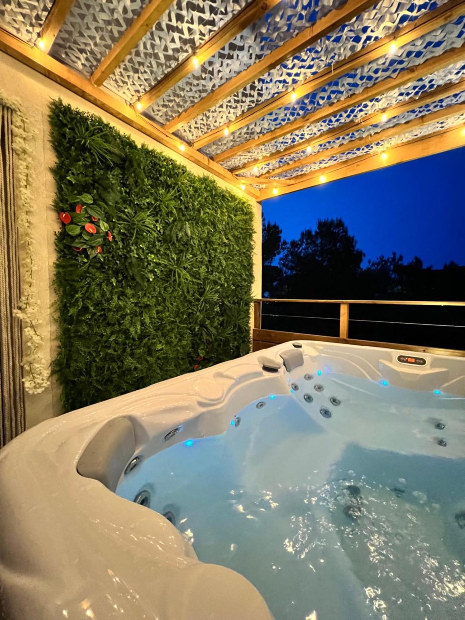 Love Room Tente Lodge Spa Mfg Chez C&C, Exclusivement Reservee Aux Adultes Cantaron المظهر الخارجي الصورة