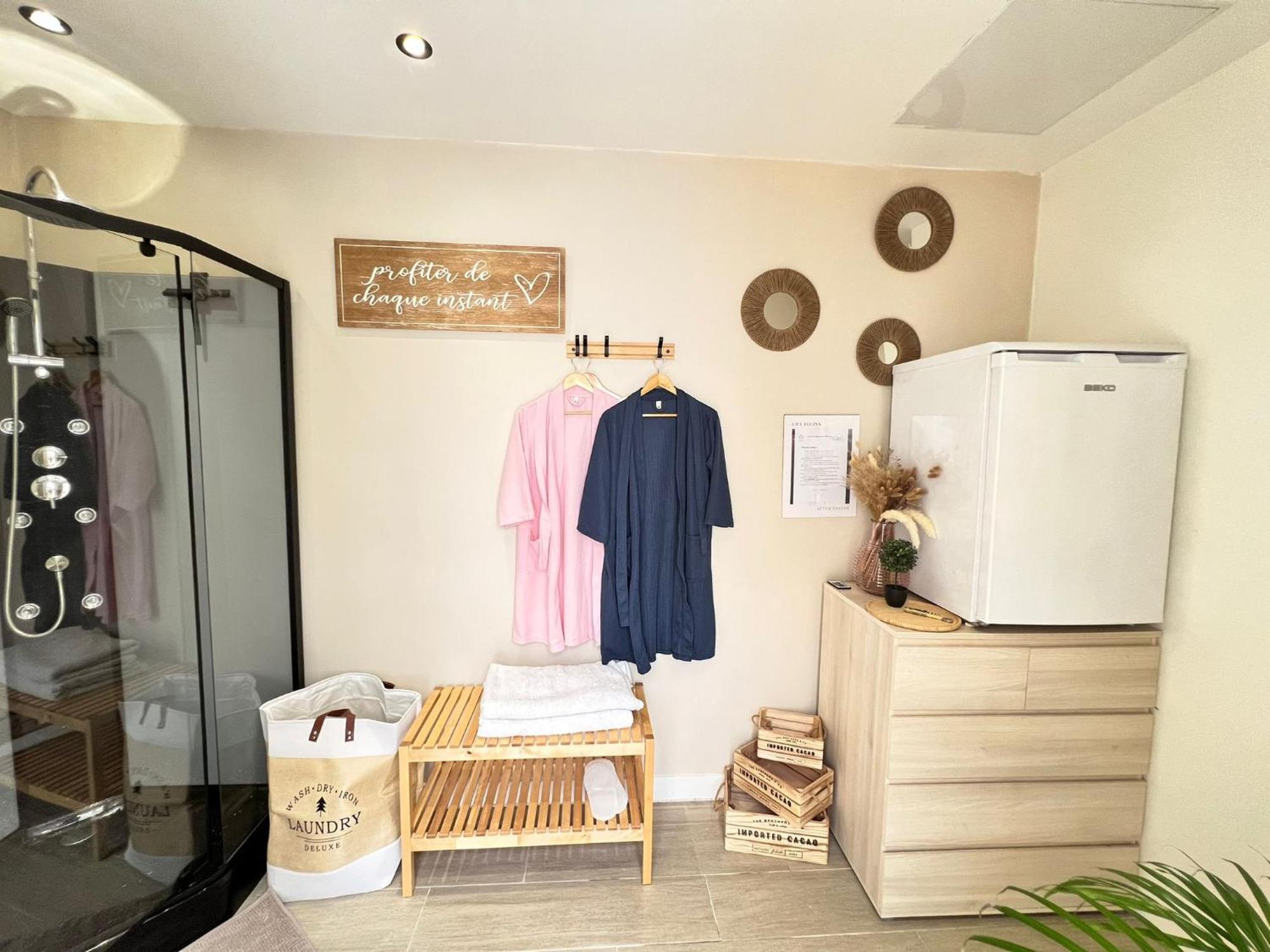 Love Room Tente Lodge Spa Mfg Chez C&C, Exclusivement Reservee Aux Adultes Cantaron المظهر الخارجي الصورة